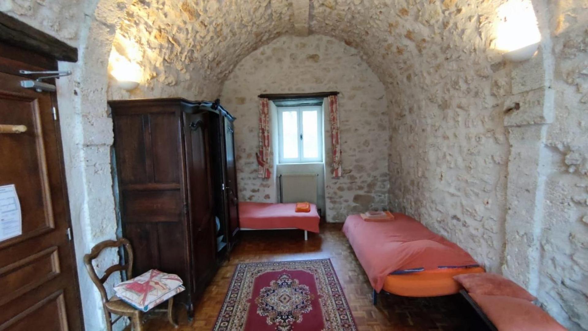 Chateau De Montrame Soisy-Bouy Номер фото