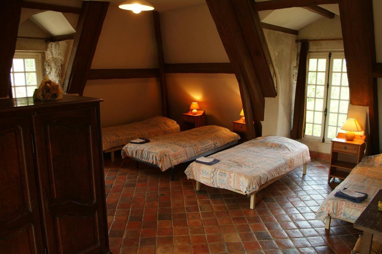 Chateau De Montrame Soisy-Bouy Номер фото